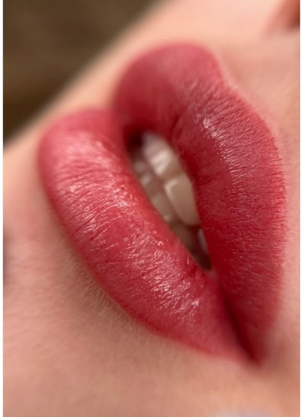 تخفیف استثنایی شید لب و بن مژه