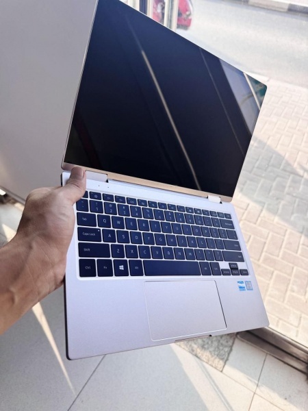 model:Samsung 930MBE  Cpu :i7_8650 U Ram: 16 GB D